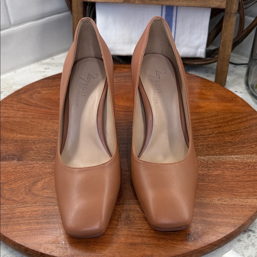 27 Edit by Naturalizer Camel Pumps